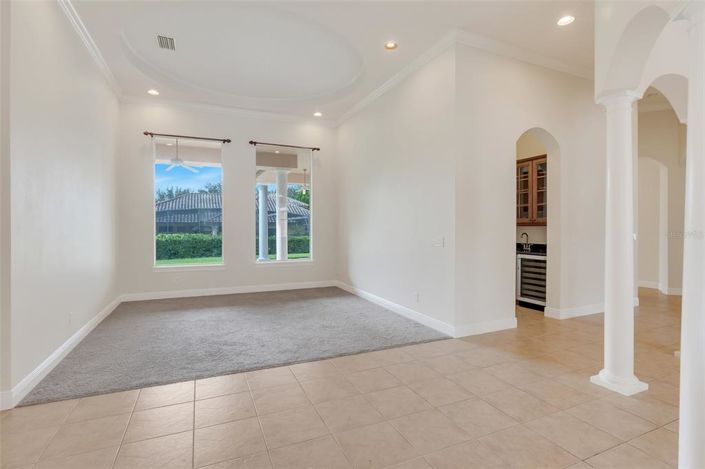 Image No.6-5 Bed Property for sale