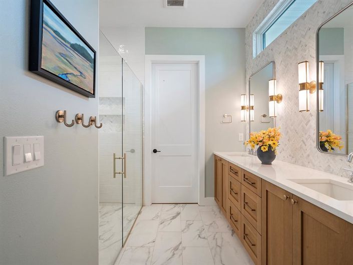 Image No.13-5 Bed Property for sale