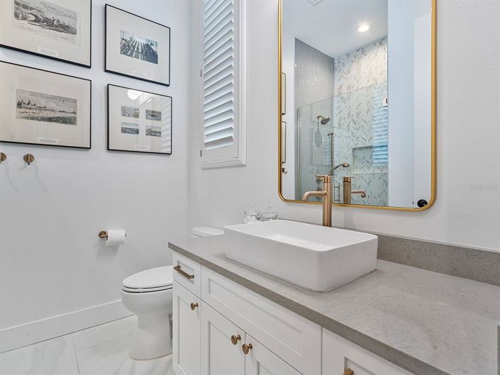 Image No.15-5 Bed Property for sale