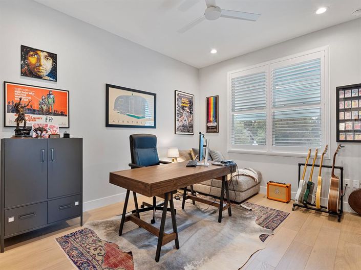 Image No.20-5 Bed Property for sale