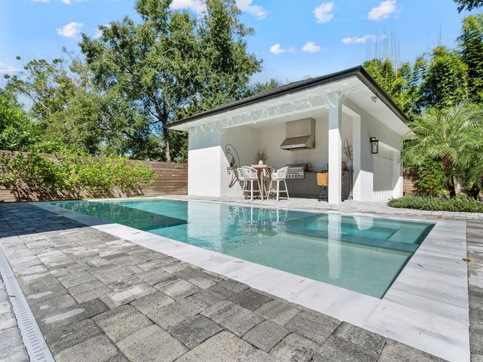 Image No.25-5 Bed Property for sale