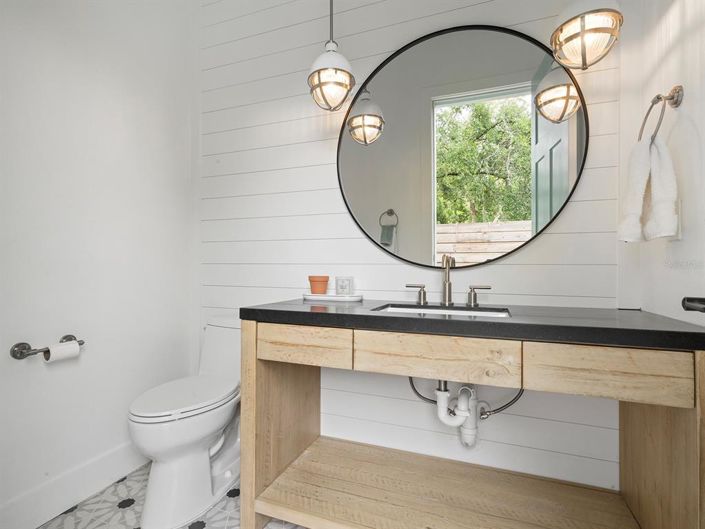 Image No.26-5 Bed Property for sale