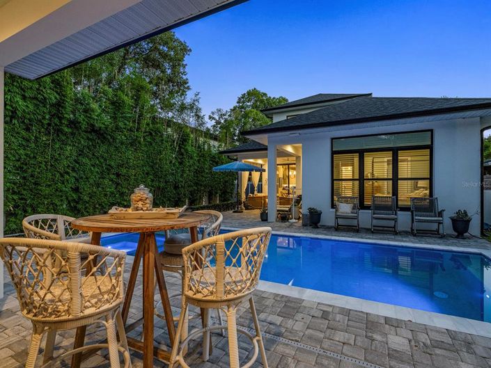 Image No.27-5 Bed Property for sale