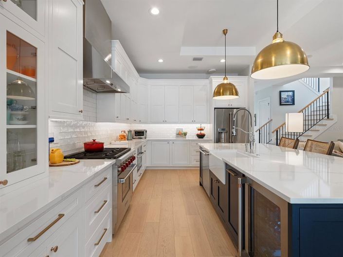 Image No.8-5 Bed Property for sale