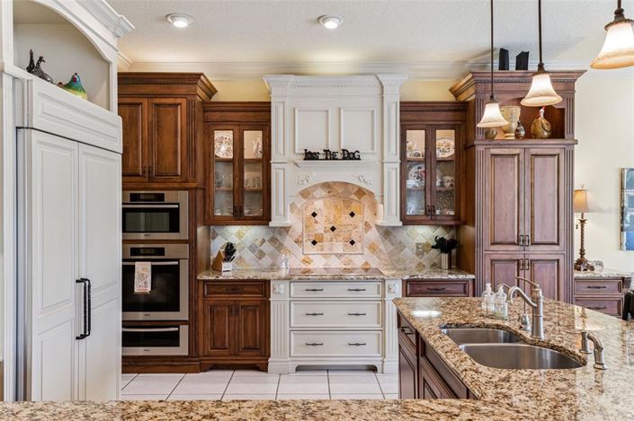 Image No.19-4 Bed Property for sale