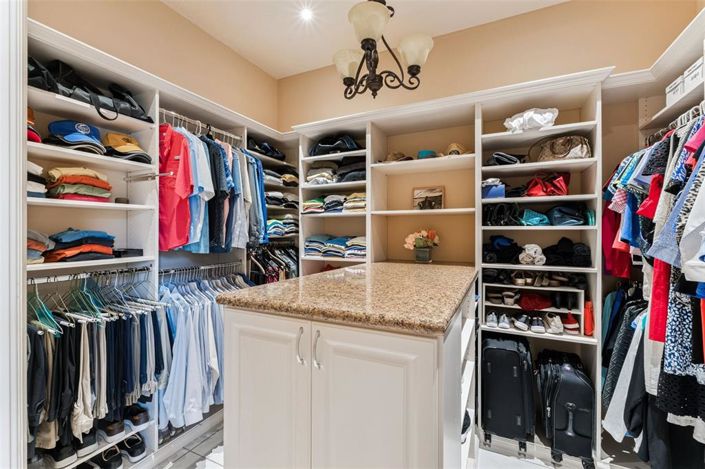 Image No.30-4 Bed Property for sale