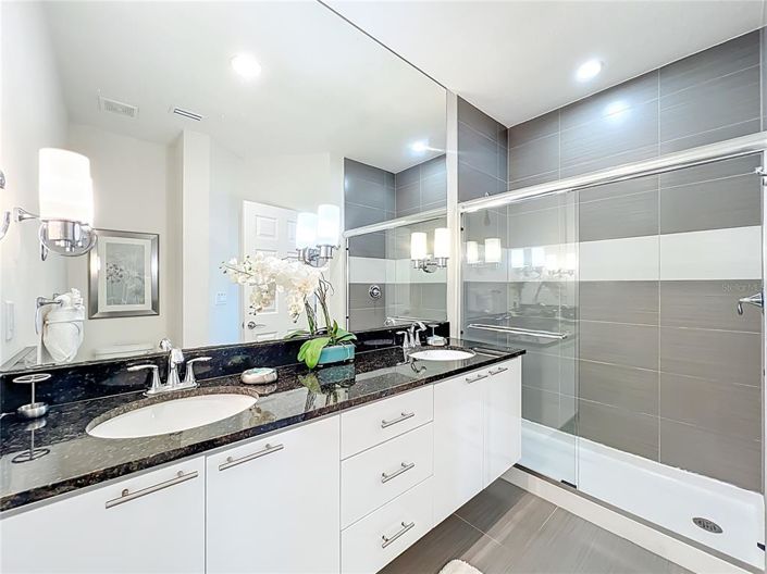 Image No.16-3 Bed Townhouse for sale