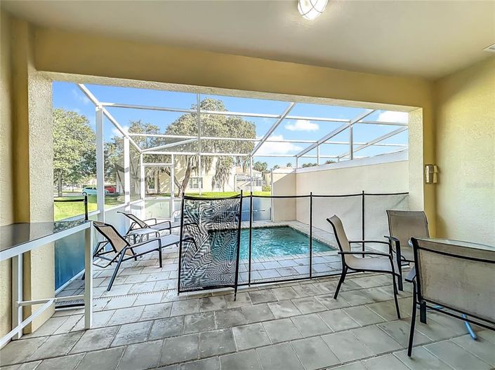 Image No.19-3 Bed Townhouse for sale