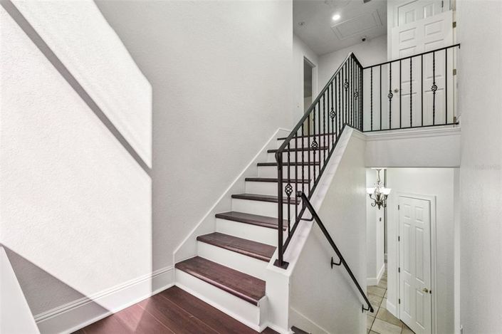 Image No.13-5 Bed Property for sale