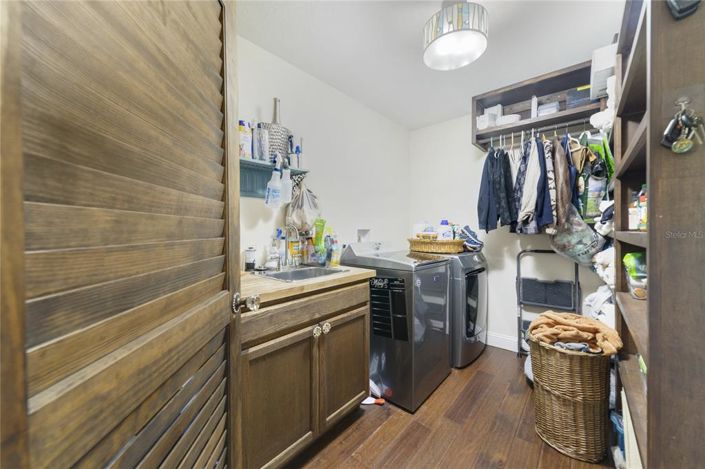 Image No.14-3 Bed Property for sale