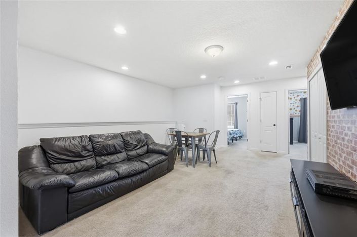 Image No.18-5 Bed Townhouse for sale