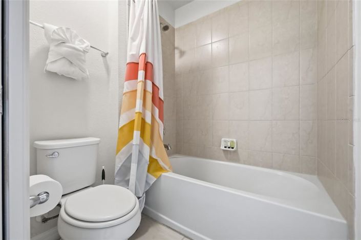 Image No.28-5 Bed Townhouse for sale