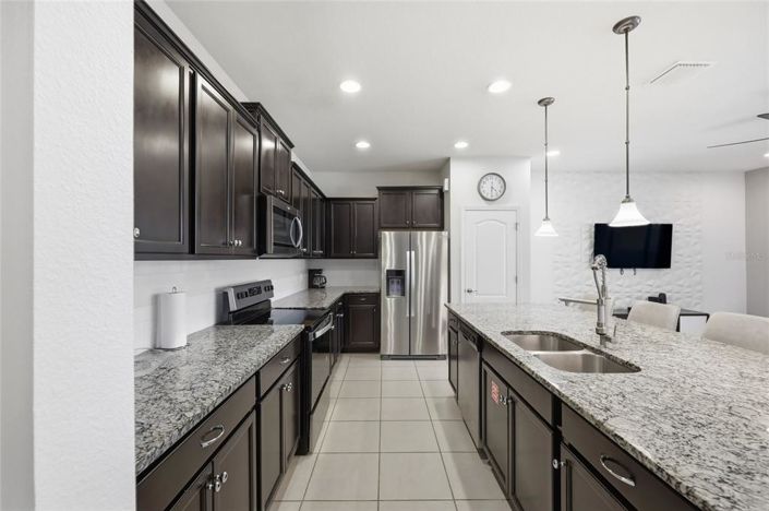 Image No.9-5 Bed Townhouse for sale