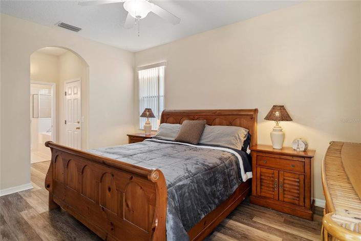 Image No.11-4 Bed Property for sale