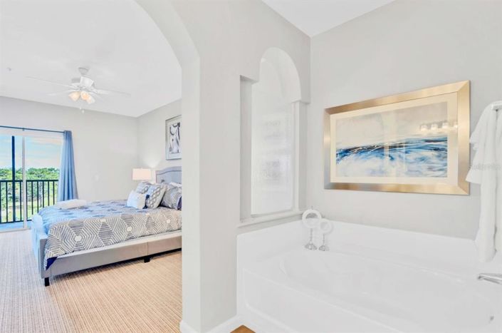 Image No.12-3 Bed Property for sale