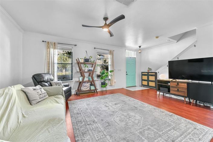 Image No.10-3 Bed Property for sale