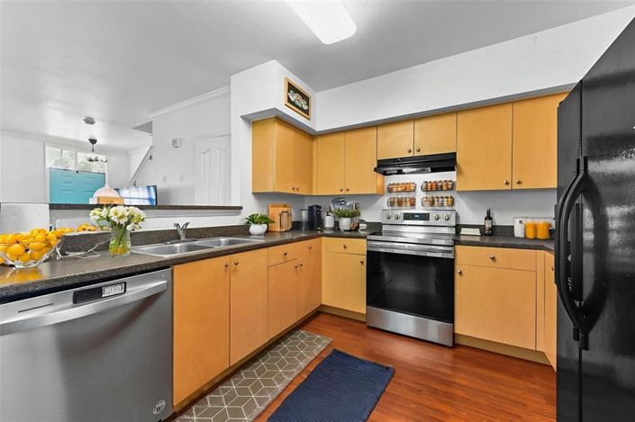 Image No.16-3 Bed Property for sale