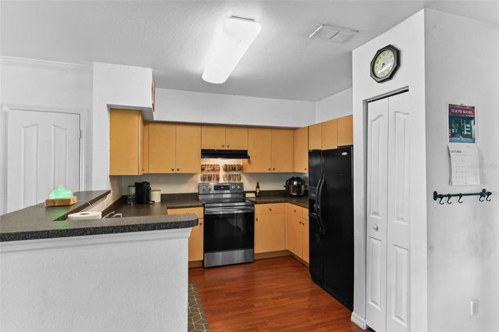 Image No.19-3 Bed Property for sale