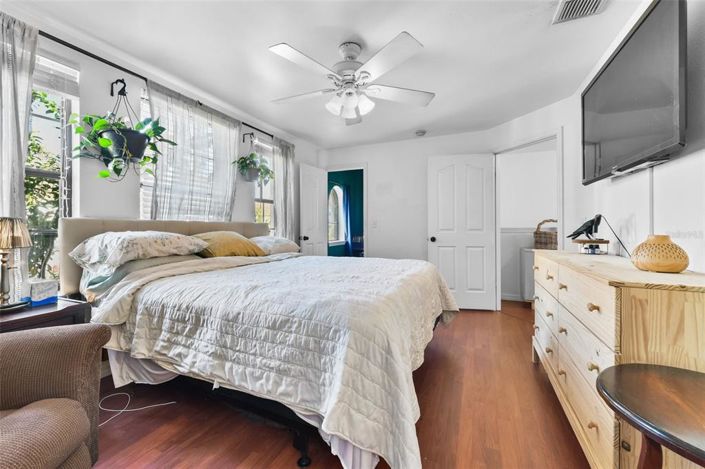 Image No.27-3 Bed Property for sale