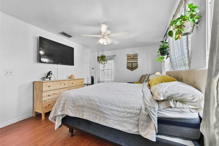 Image No.29-3 Bed Property for sale