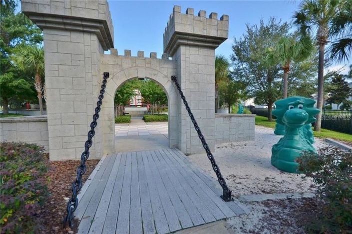 Image No.26-3 Bed Townhouse for sale