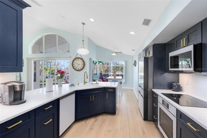 Image No.10-3 Bed Property for sale