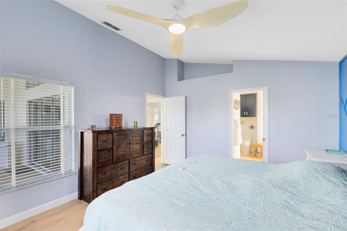 Image No.14-3 Bed Property for sale