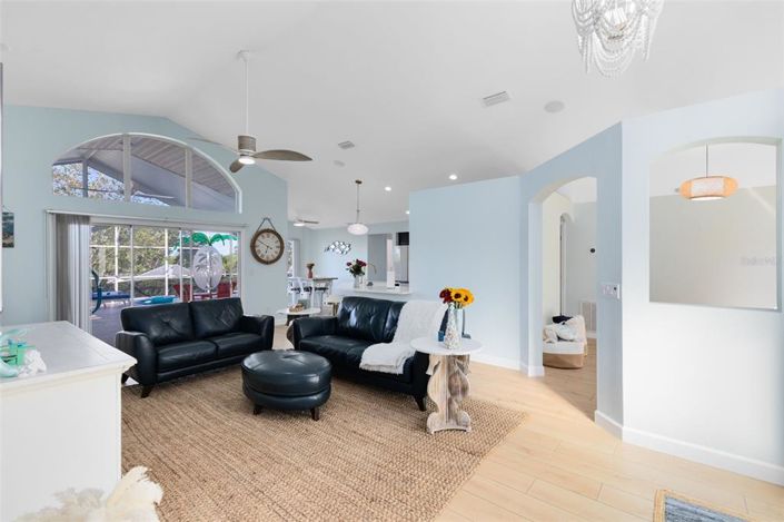 Image No.4-3 Bed Property for sale