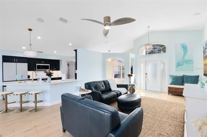 Image No.8-3 Bed Property for sale