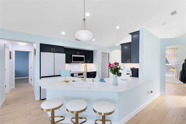 Image No.9-3 Bed Property for sale