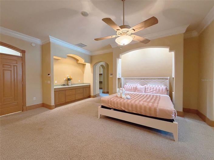 Image No.17-5 Bed Property for sale