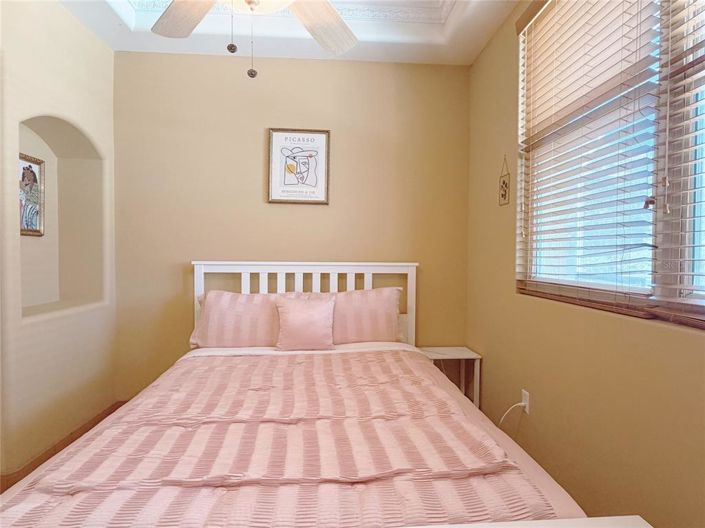 Image No.31-5 Bed Property for sale