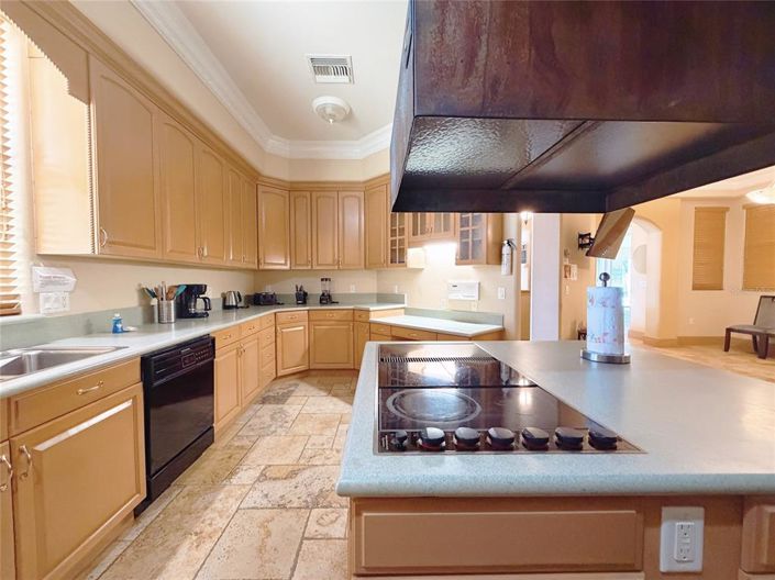 Image No.45-5 Bed Property for sale