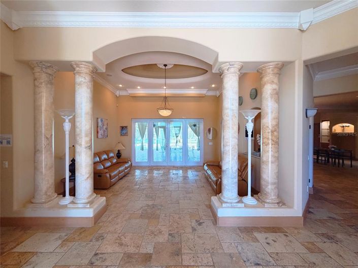 Image No.6-5 Bed Property for sale