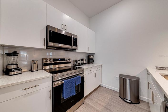 Image No.16-5 Bed Townhouse for sale