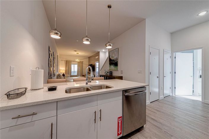 Image No.17-5 Bed Townhouse for sale