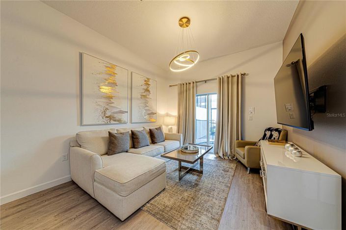 Image No.21-5 Bed Townhouse for sale