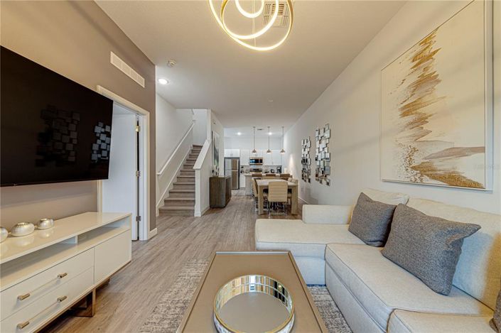 Image No.23-5 Bed Townhouse for sale