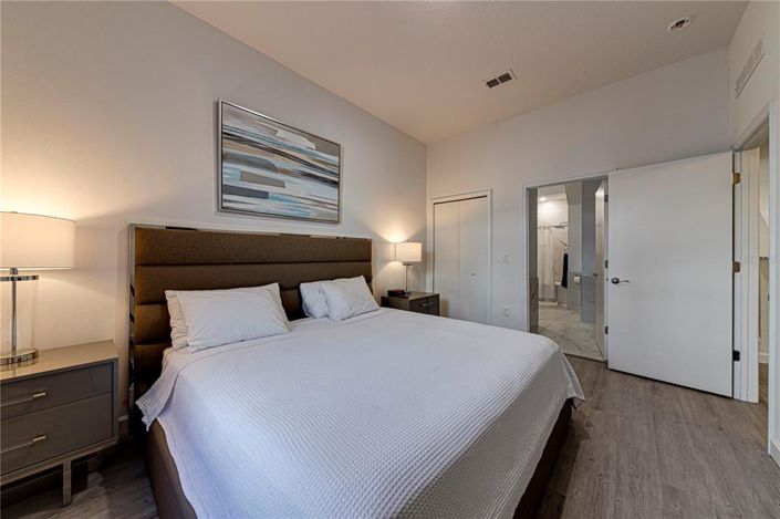 Image No.25-5 Bed Townhouse for sale