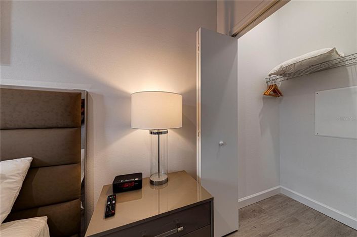 Image No.26-5 Bed Townhouse for sale