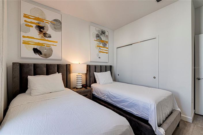 Image No.37-5 Bed Townhouse for sale