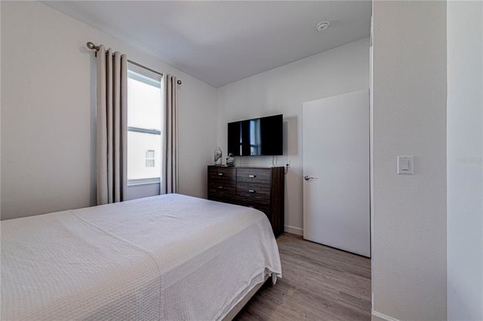 Image No.40-5 Bed Townhouse for sale