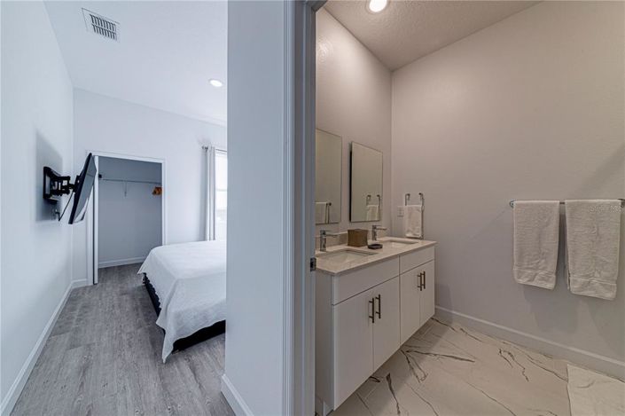 Image No.41-5 Bed Townhouse for sale