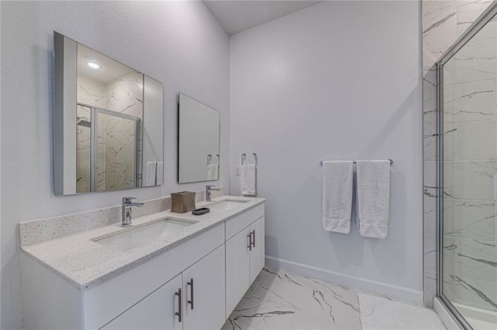 Image No.42-5 Bed Townhouse for sale