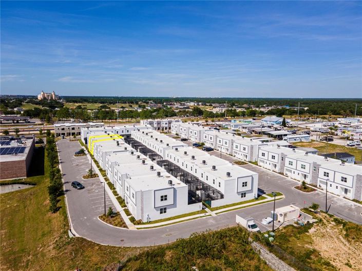 Image No.50-5 Bed Townhouse for sale