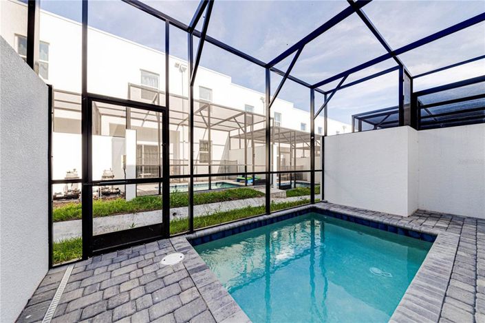 Image No.8-5 Bed Townhouse for sale