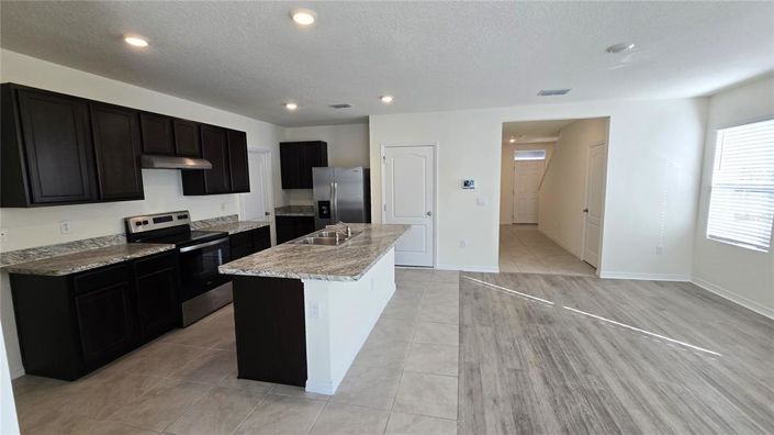 Image No.15-5 Bed Property for sale