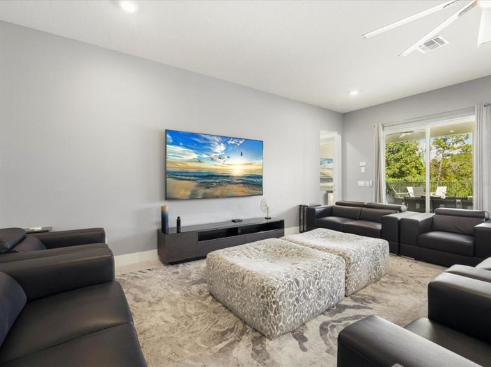 Image No.11-10 Bed Property for sale