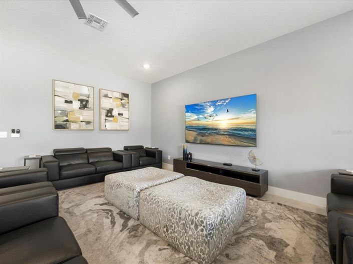 Image No.12-10 Bed Property for sale