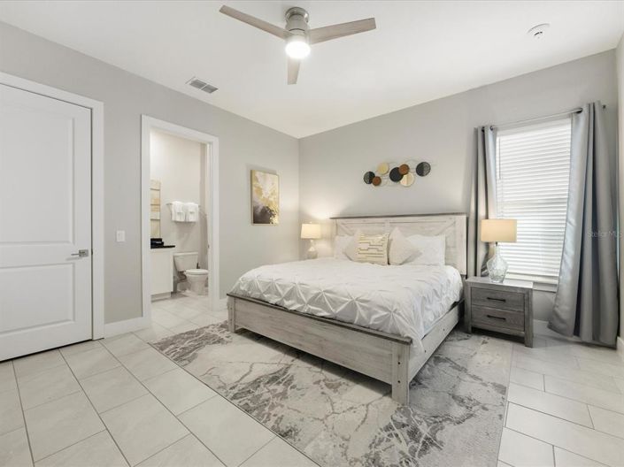 Image No.18-10 Bed Property for sale